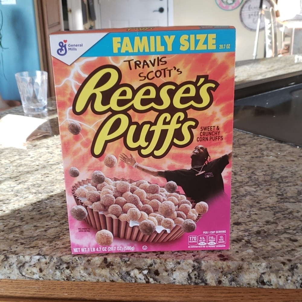 Family size Travis Scott Reese's Puffs